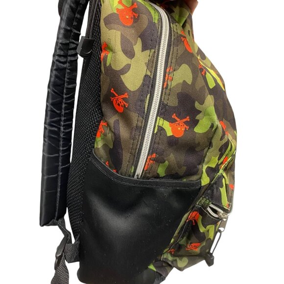 Star Point By Mojo Backpack With 4 Zipper Pockets Camouflage Crossbones Skulls - Picture 7 of 12